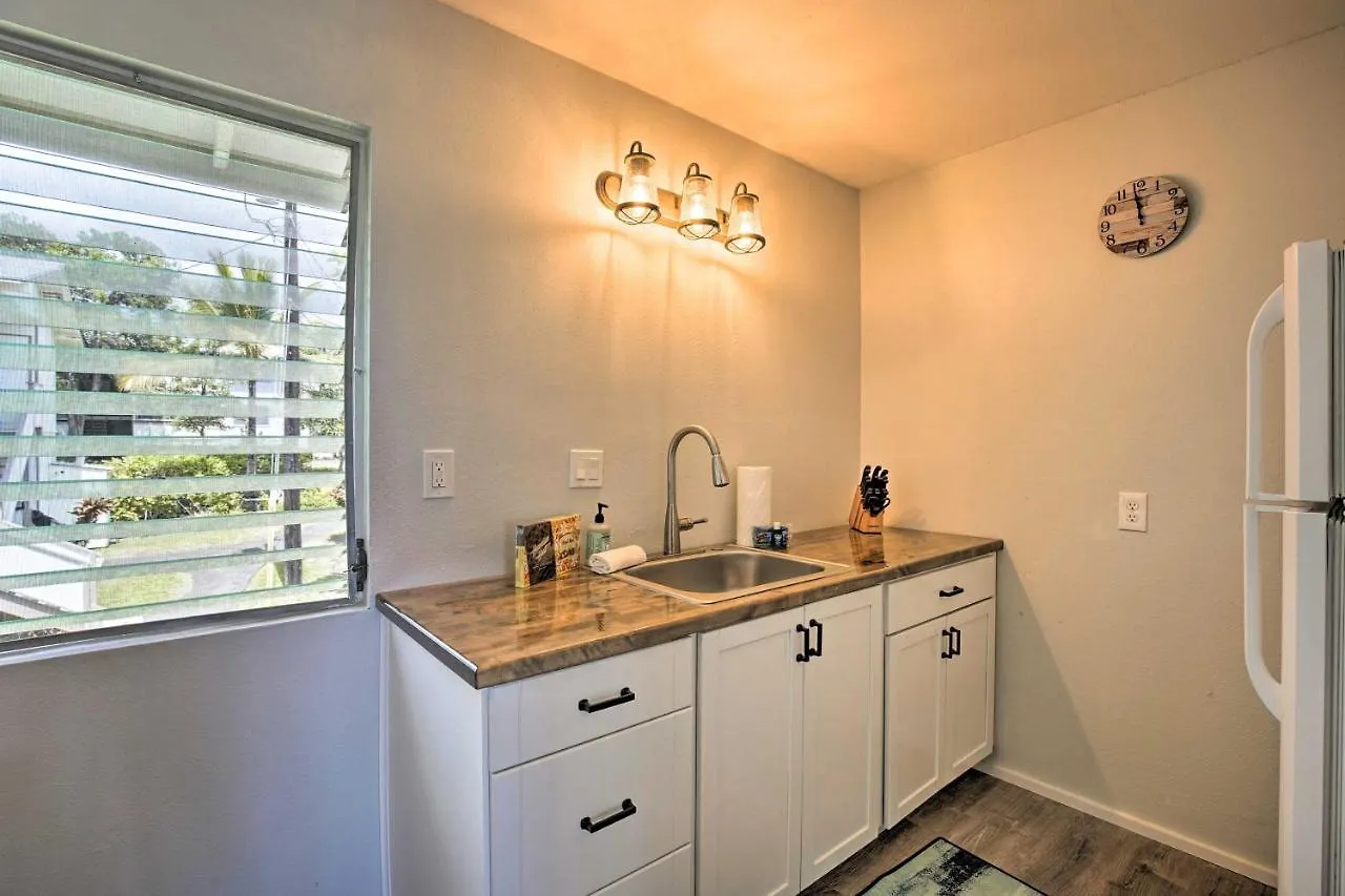 Kona Kai Haven With Pool Access, Walk To Beach! Kailua-Kona Apartment