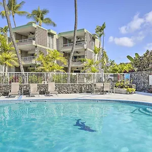 Apartment With Ocean Views Walk To Beach!, Kailua-Kona